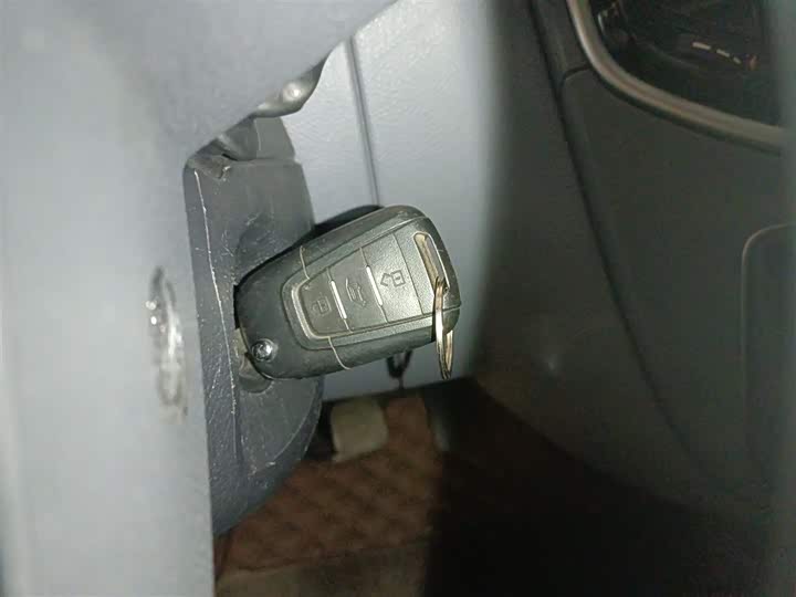 Фото 9 - Maxus V80