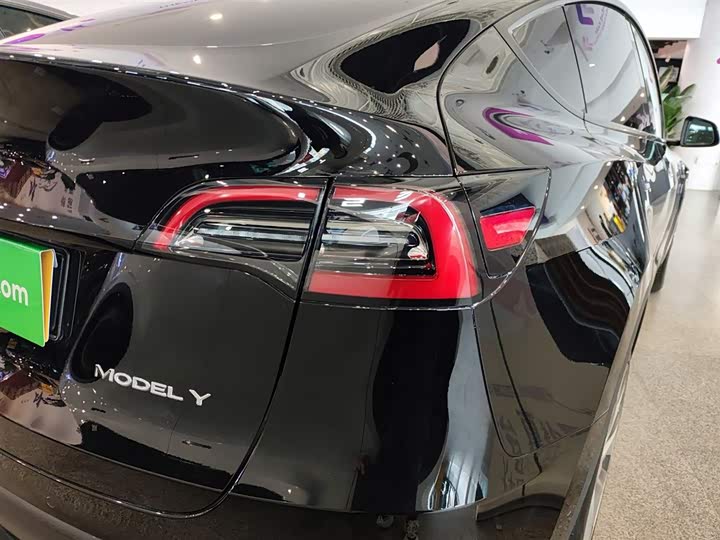 Фото 8 - Tesla Model Y