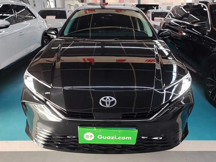 Фото 3 - Toyota Camry