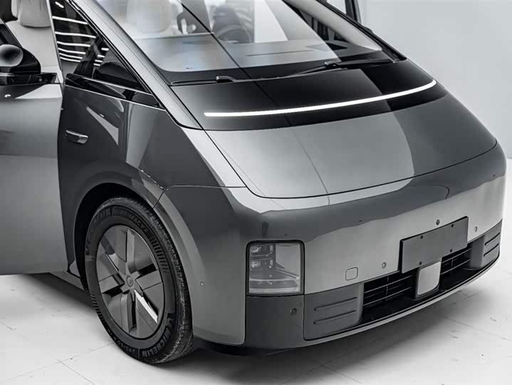 Фото 9 - LiXiang Mega