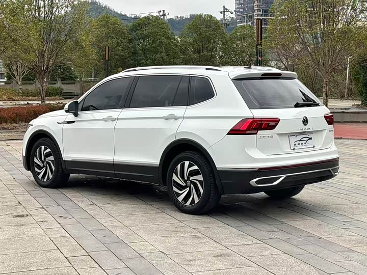 Фото 7 - Volkswagen Tiguan L Pro