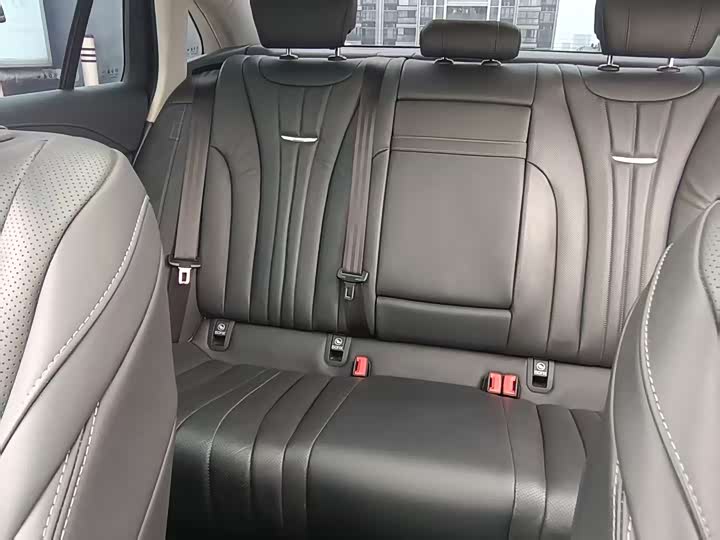 Фото 9 - Hongqi H5