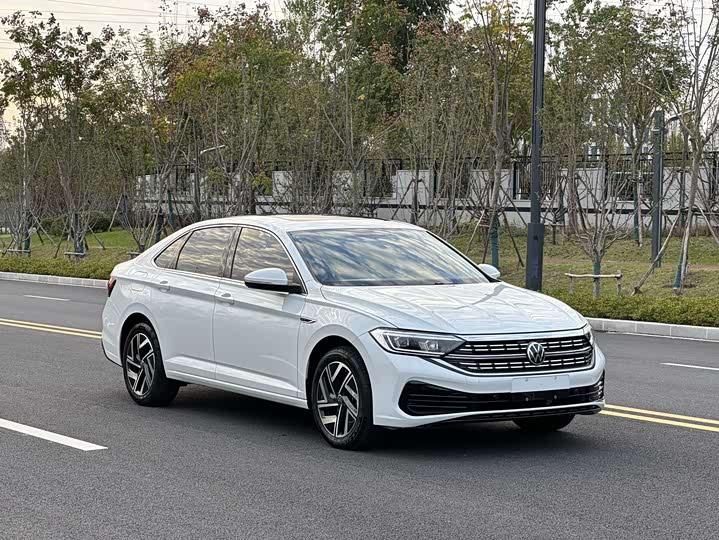 Фото 3 - Volkswagen Sagitar L