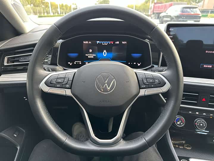 Фото 4 - Volkswagen Sagitar L