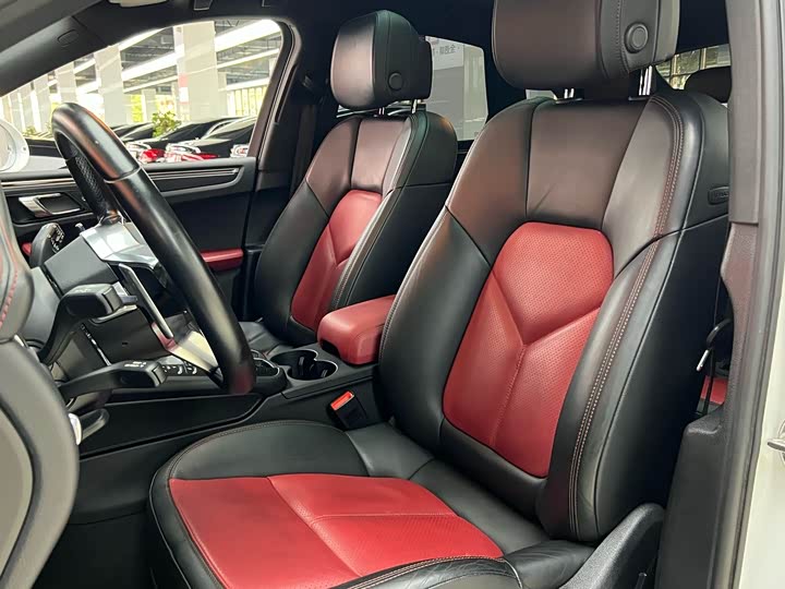 Фото 9 - Porsche Macan