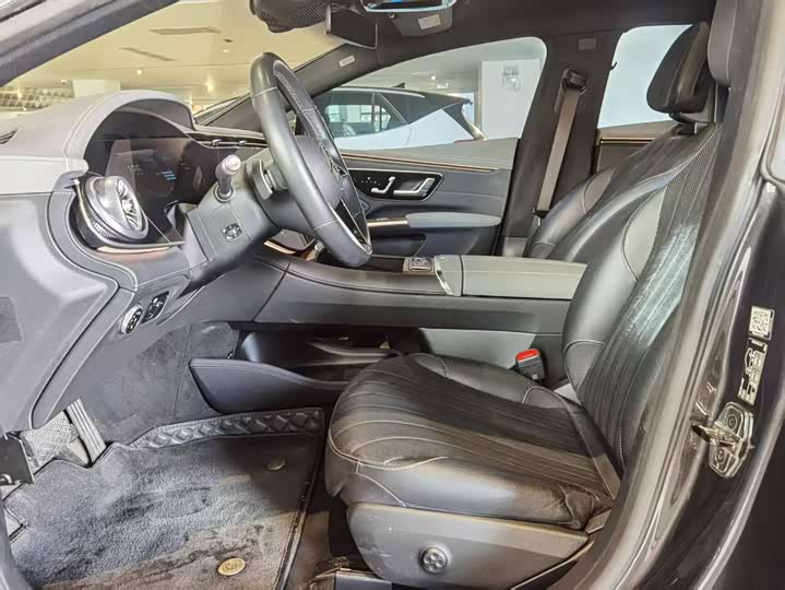 Фото 8 - Mercedes-Benz EQS