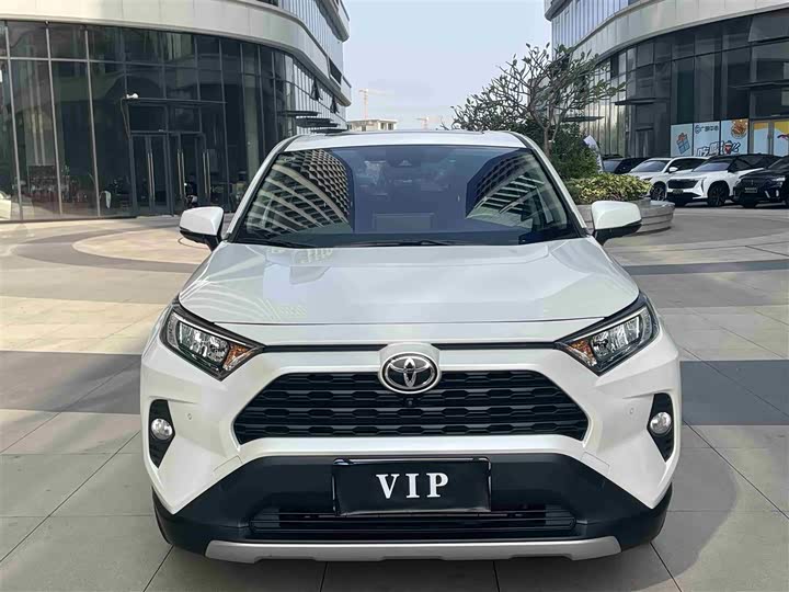 Фото 2 - Toyota RAV4