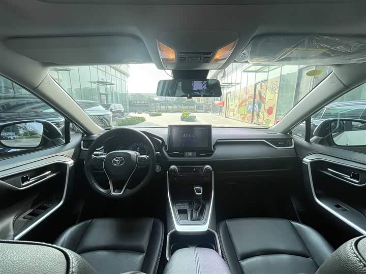 Фото 5 - Toyota RAV4