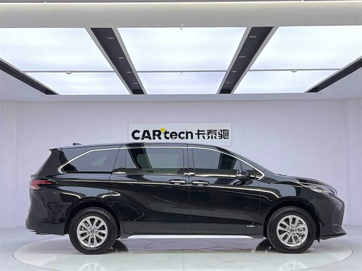 Фото 6 - Toyota Granvia