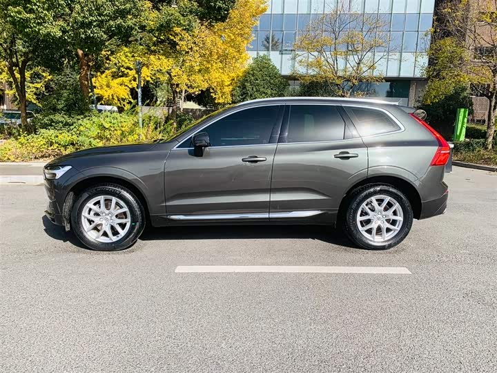Фото 6 - Volvo XC60