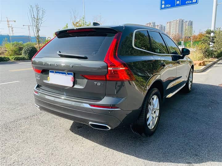 Фото 9 - Volvo XC60