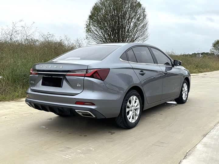 Фото 6 - Roewe i5