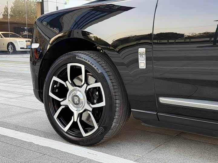 Фото 5 - Rolls-Royce Cullinan