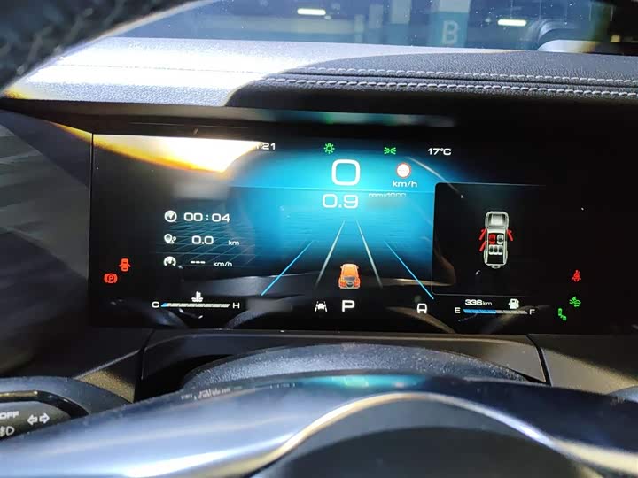 Фото 4 - Tank 300