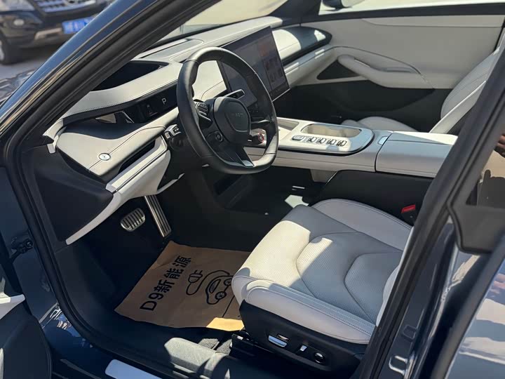 Фото 4 - Xiaomi SU7