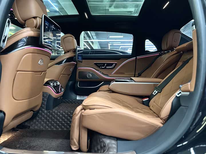 Фото 9 - Mercedes-Benz Maybach S-Class