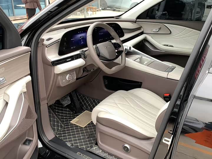 Фото 4 - Exeed RX C-DM Hybrid