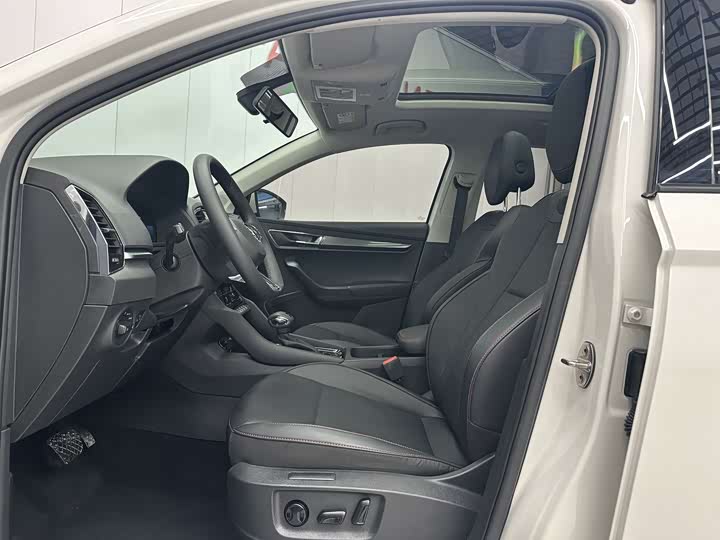 Фото 4 - Skoda Karoq