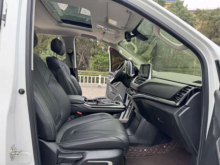 Фото 8 - Maxus G20