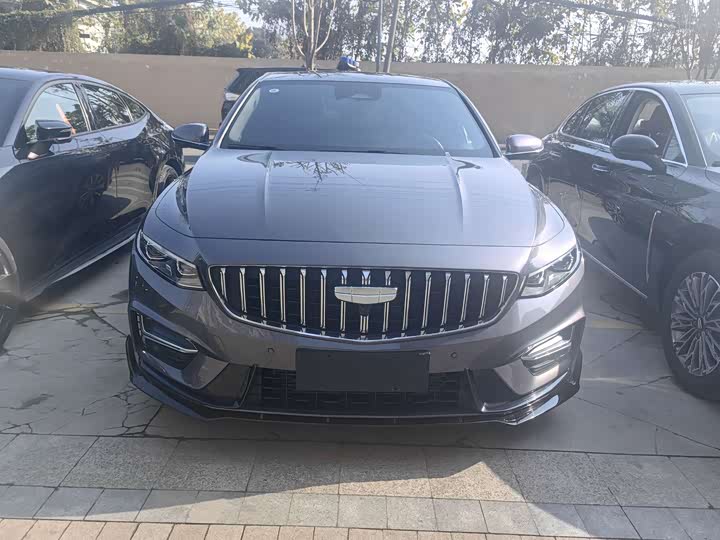 Фото 2 - Geely Preface