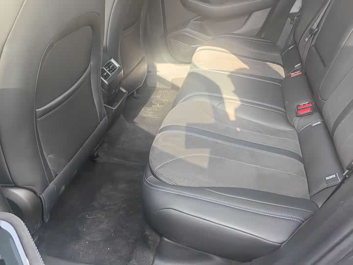 Фото 8 - Geely Preface