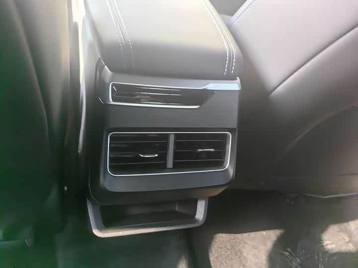 Фото 9 - Geely Preface