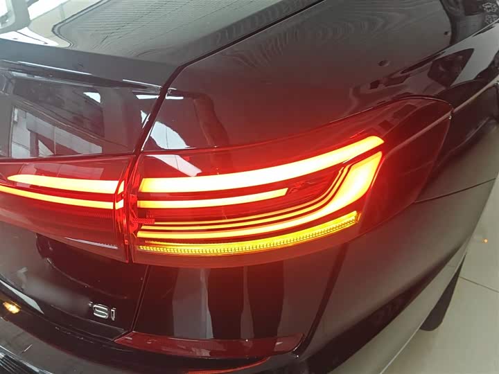 Фото 8 - Volkswagen Passat