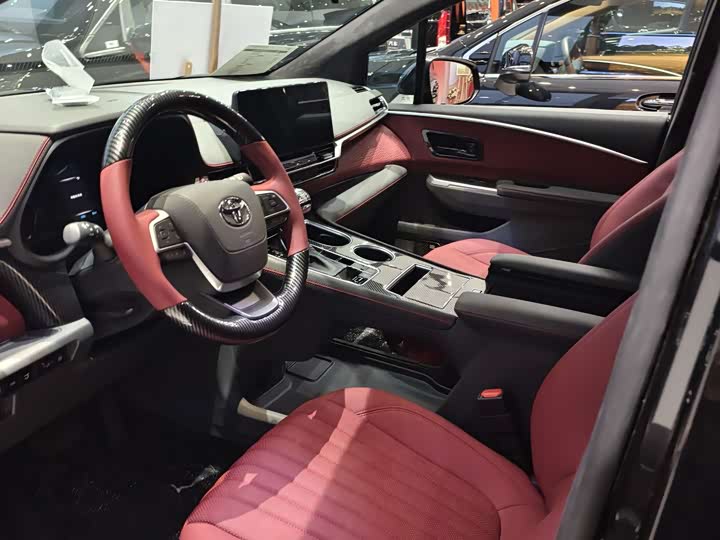 Фото 4 - Toyota Sienna