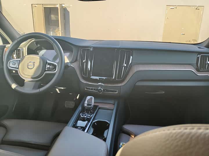 Фото 6 - Volvo XC60