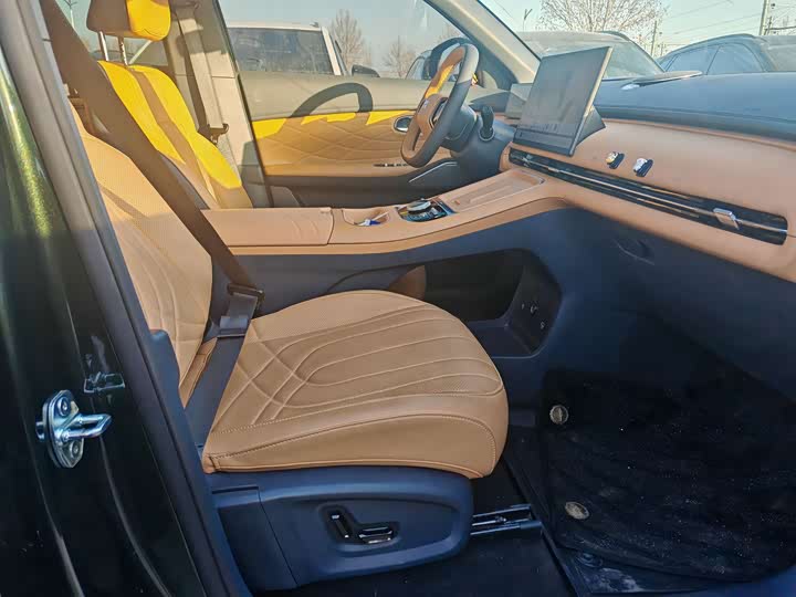 Фото 8 - Geely Galaxy Starship 7