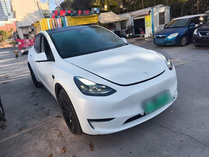 Фото 4 - Tesla Model Y