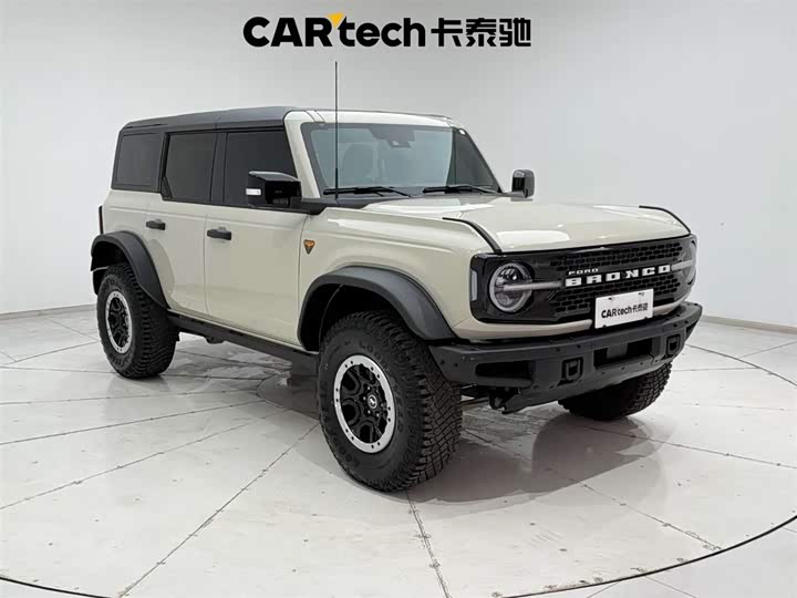 Фото 4 - Ford Bronco