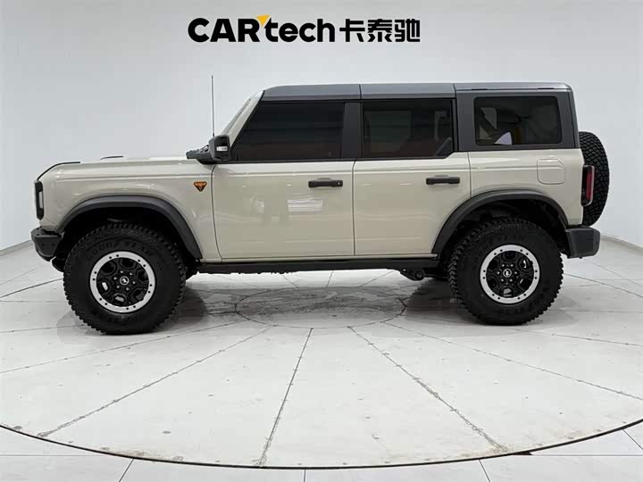 Фото 6 - Ford Bronco