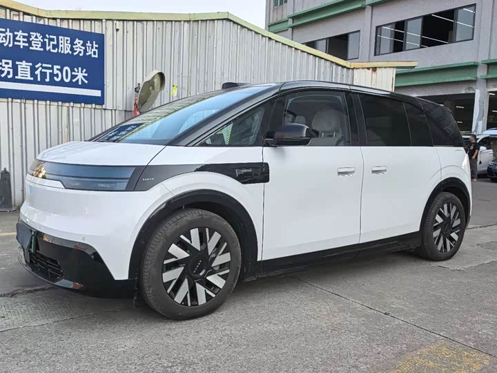 Фото 1 - Zeekr Mix