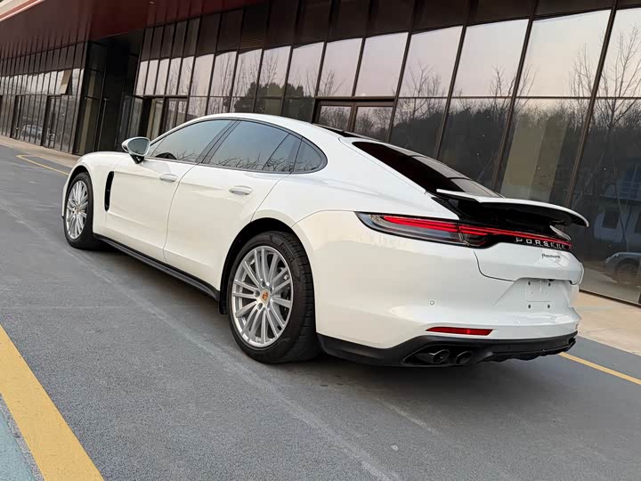 Фото 4 - Porsche Panamera