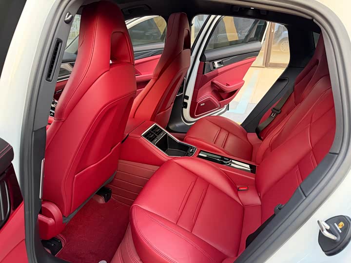 Фото 8 - Porsche Panamera