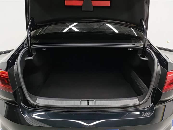 Фото 4 - Volkswagen Magotan