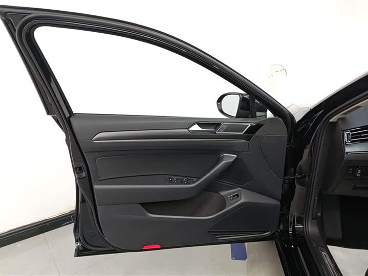 Фото 7 - Volkswagen Magotan