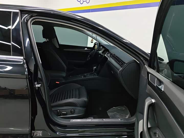 Фото 8 - Volkswagen Magotan