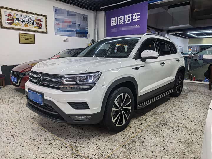 Фото 1 - Volkswagen Tharu