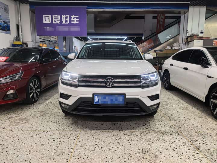 Фото 2 - Volkswagen Tharu