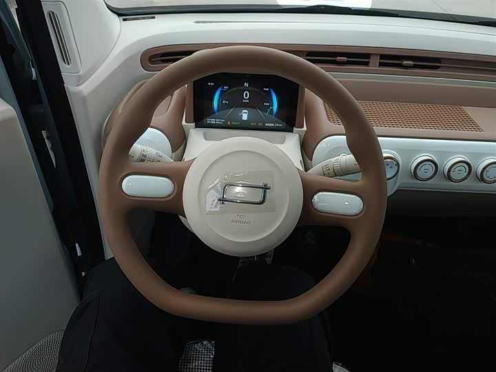 Фото 3 - Bestune Pony