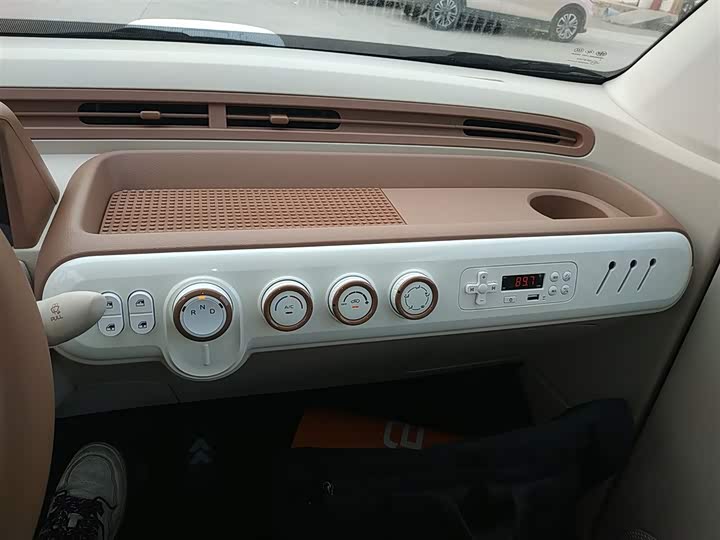 Фото 5 - Bestune Pony