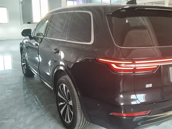 Фото 5 - LiXiang One