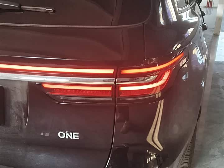 Фото 8 - LiXiang One