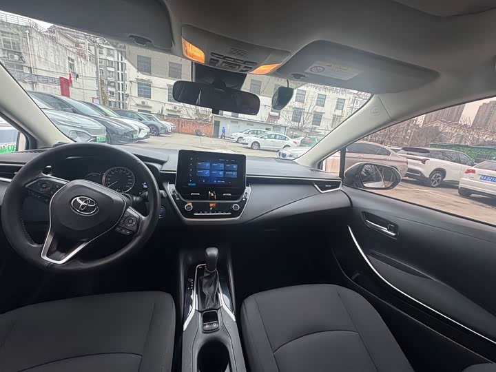 Фото 6 - Toyota Corolla