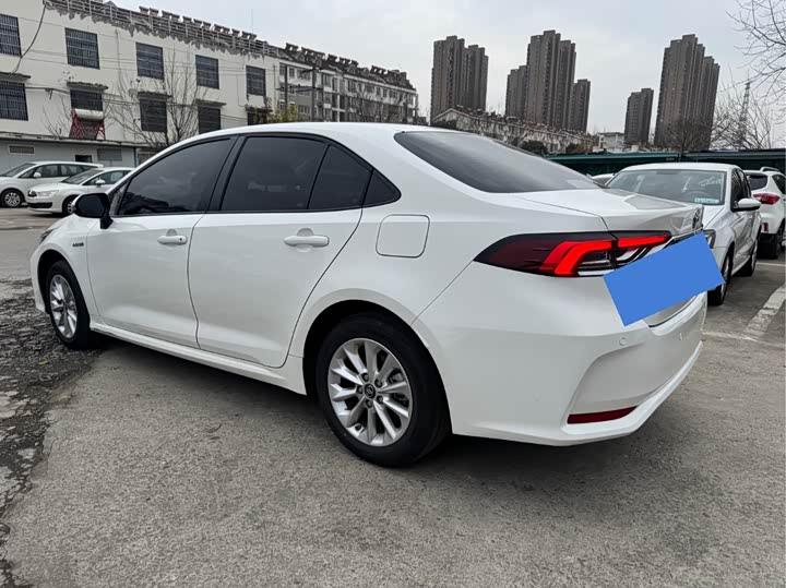 Фото 7 - Toyota Corolla