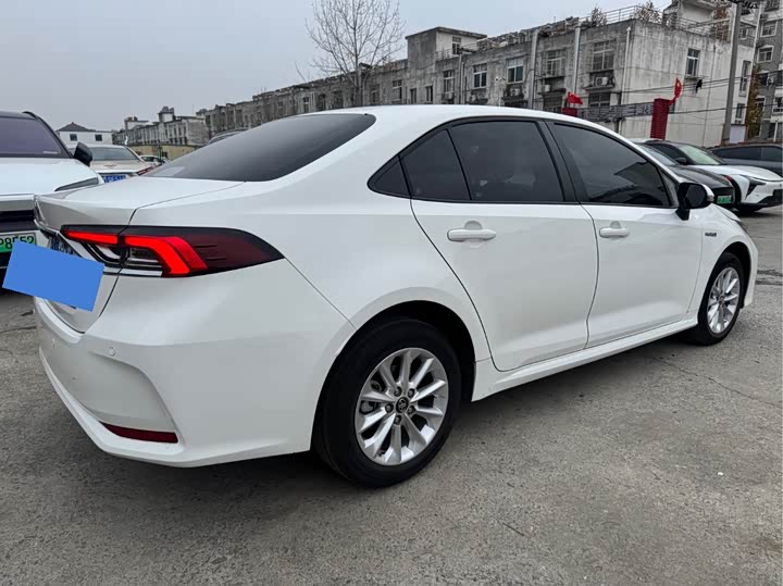 Фото 9 - Toyota Corolla