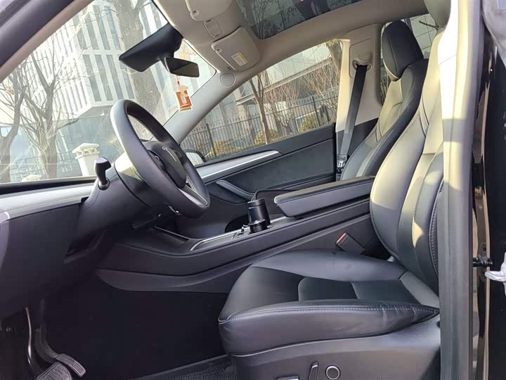 Фото 8 - Tesla Model Y