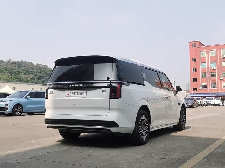 Фото 5 - Zeekr 009